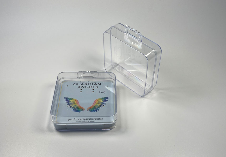 PLASTIC CLAMSHELL BOX